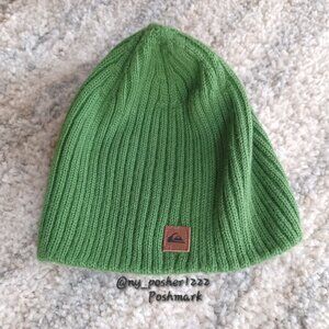 *𝓥𝓲𝓷𝓽𝓪𝓰𝓮 𝘘𝓾𝓲𝓴𝓼𝓲𝓵𝓿𝓮𝓻 Routine Beanie Green